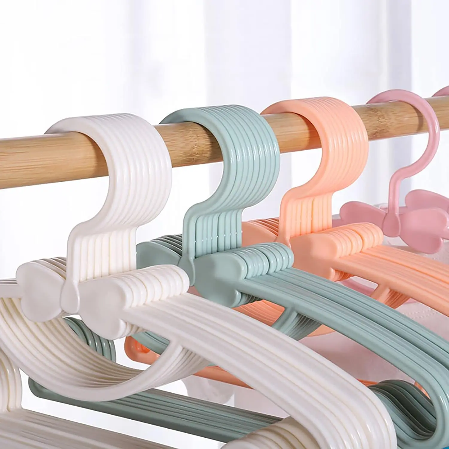 Porte-vêtements pour bébés en  - Baby Clothing Display avis et prix